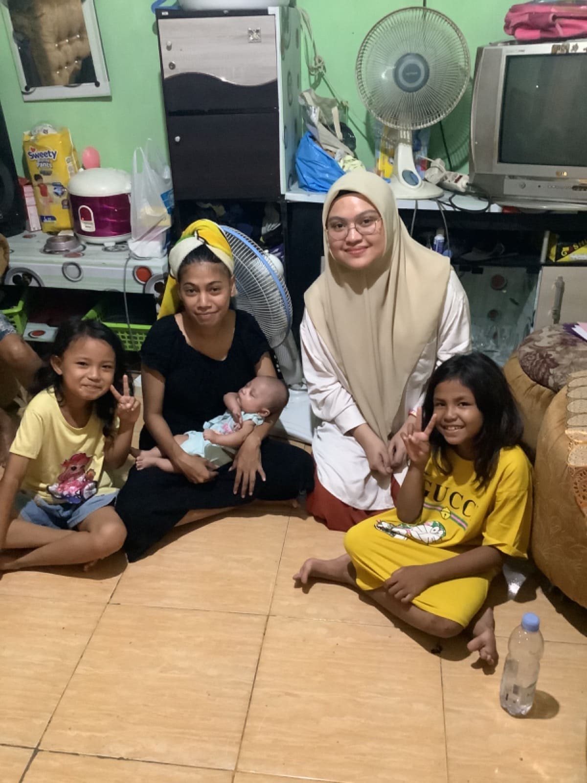 Kunjungan Keempat, Foto Pertama dengan Adik Farel 